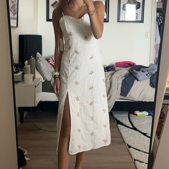 Dresses & Skirts - Kirious Los Angeles Floral Midi Dress